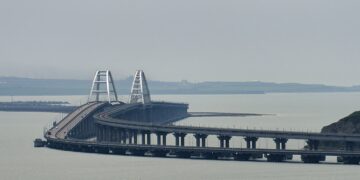 Most Krymski fot. Wikmedia