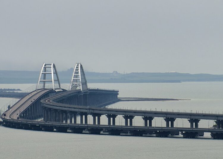 Most Krymski fot. Wikmedia