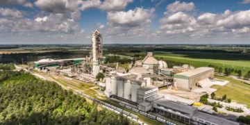 Cementownia Kujawy, aut. Lafarge