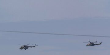 Śmigłowce białoruskie nad Białowieżą fot. Twitter