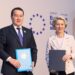 Premier Kazachstanu Älichan Smajyłow i przewodnicząca Komisji Europejskiej Ursula von der Leyen po podpisaniu porozumienia między UE a Kazachstanem, 8 listopada 2022 roku, z: primeminister.kz