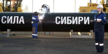 Ceremonia podłączenia pierwszej nitki gazociągu Siła Syberii, 2014 rok, z: Kremlin.ru