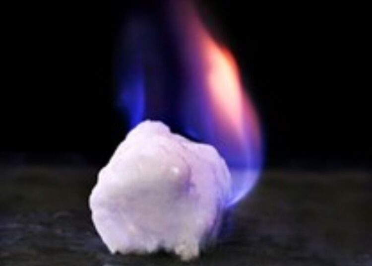 Hydrat metanu
Źródło:http://www.netl.doe.gov/Image%20Library/Research/labs%20of%20the%20future/methane-hydrates.jpg