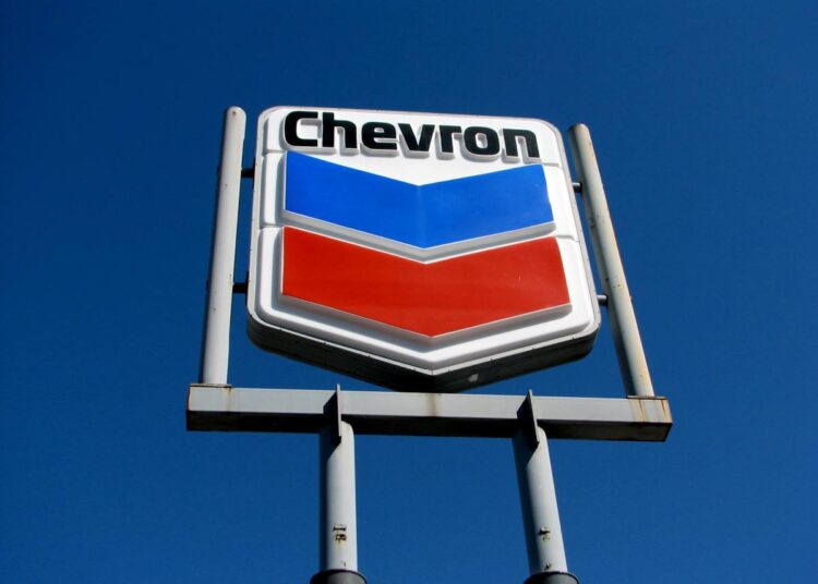 Logo Chevron, aut. Roo Reynolds z Flickr