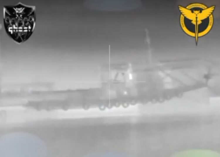 Holownik na celowniku drona fot. HUR