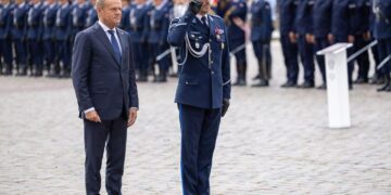 Komendant Głowny Policji Marek Boroń i premier Donald Tusk na Święcie Policji 2024  fot.gov.pl/web/mswia