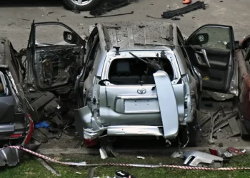 Zniszczony w zamachu samochód fot .Kommersant.ru