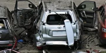 Zniszczony w zamachu samochód fot .Kommersant.ru