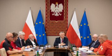 Spotkanie Ministra Tomasza Siemoniaka z przedstawicielami organizacji ratowniczych fot.x.com/MSWiA_GOV_PL