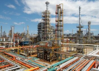 Rafineria Łukoil. Rosja przekłada remonty rafinerii, po tym jak Ukraina zintensyfikowała swoje ataki w sektor naftowy. Fot.: Łukoil