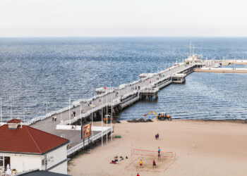 Sopot. Według danych GUS wzrosła liczba turystów korzystających z noclegów nad morzem. Fot.: Wikimedia CC